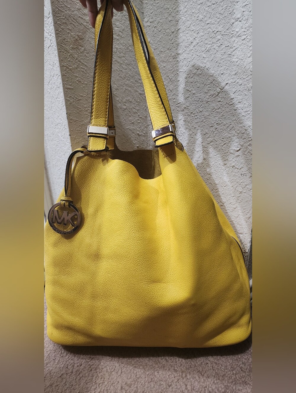 Reversible Michael Kors Yellow Leather Tote with MK Charm and Wallet - Picture 2 of 6
